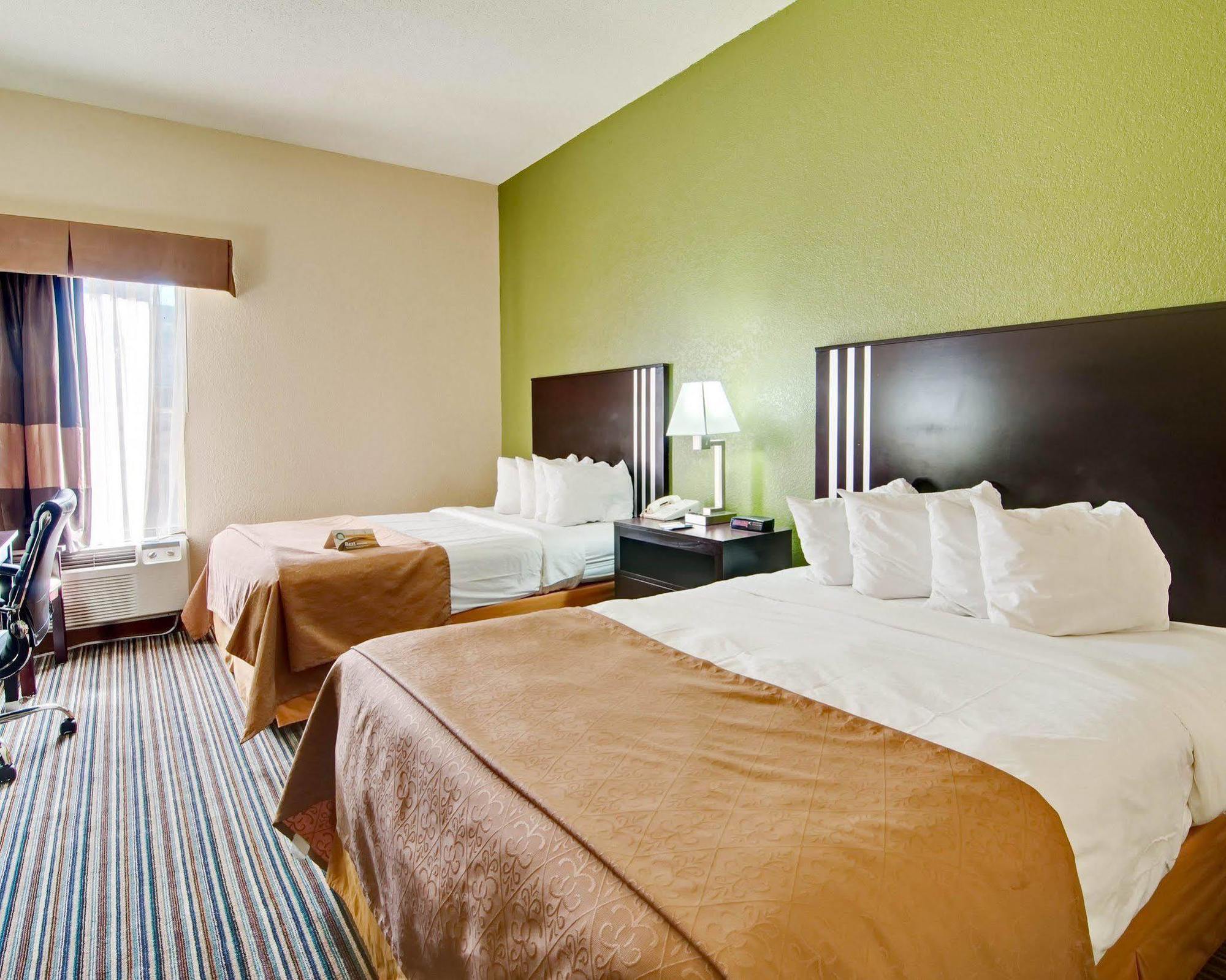 Spark By Hilton Wytheville East Main Street Eksteriør bilde
