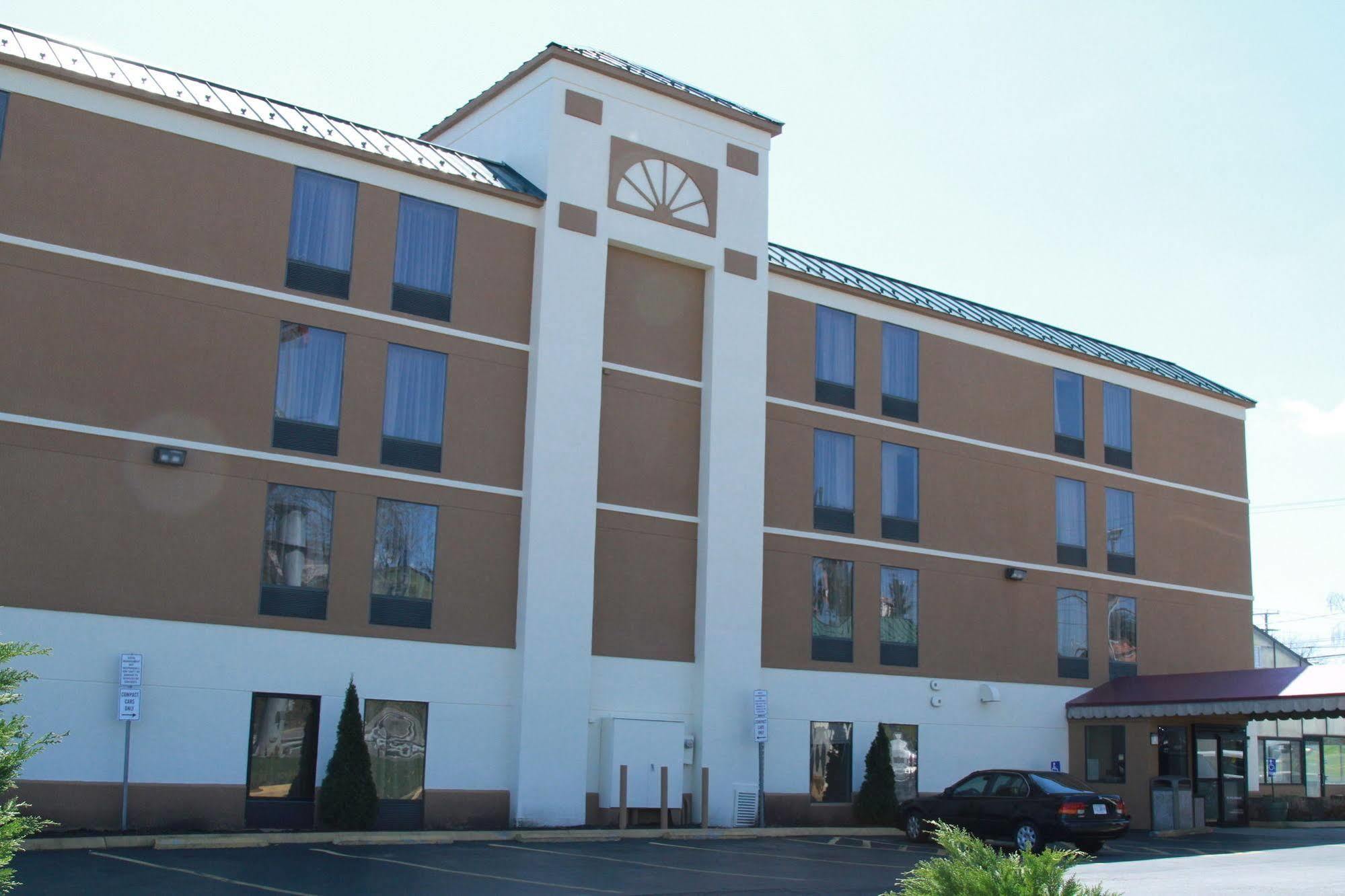 Spark By Hilton Wytheville East Main Street Eksteriør bilde